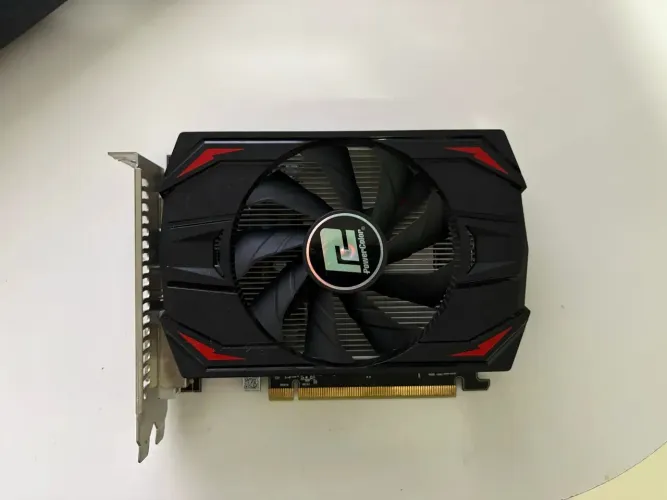 Placa de video 4gb RX550