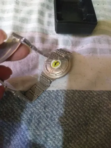 Vendo um relógio original