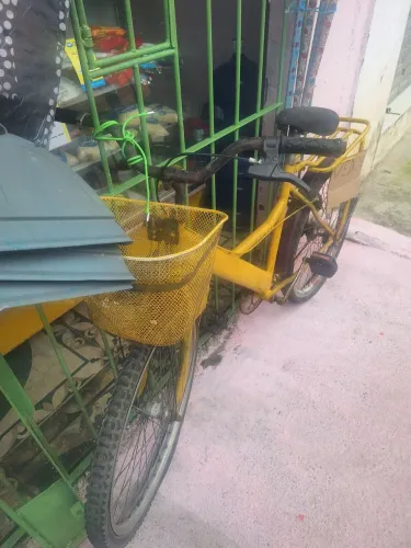 Vendo bicicleta usada valor 100 para vender logo ,nao entrego