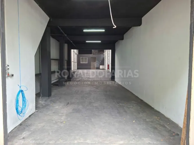 Galpão para locação na região do Socorro zona sul de São Paulo .