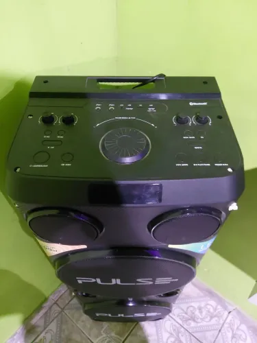 Vendo uma caixa de som 