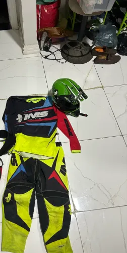 ROUPA IMS COM CAPACETE
