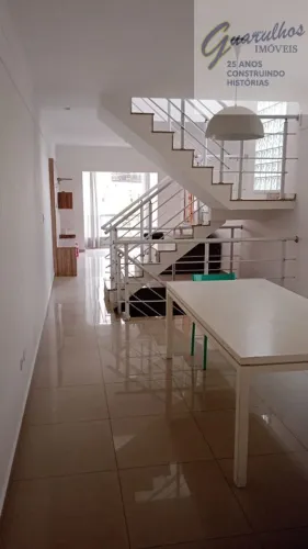 Sobrado Semi Mobiliado c/ 4 dorms, 2 suítes, 3 vagas á venda R$940.000,00 e locação R$6.50