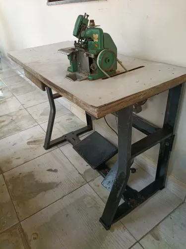 Vendo máquina overloque