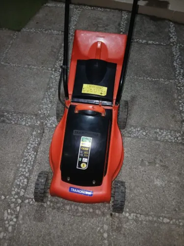 Máquina de cortar grama