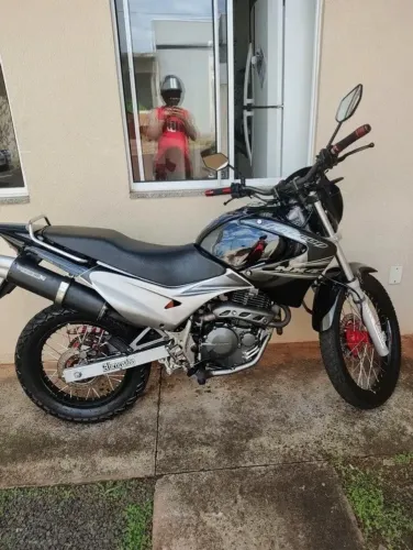 Vendo moto muito conservada