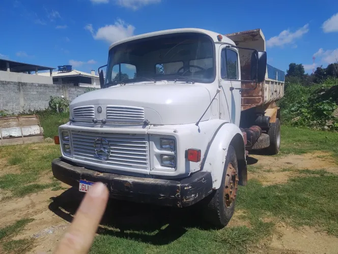 Caminhão Mercedes Benz 1313 ano 1987 basculante