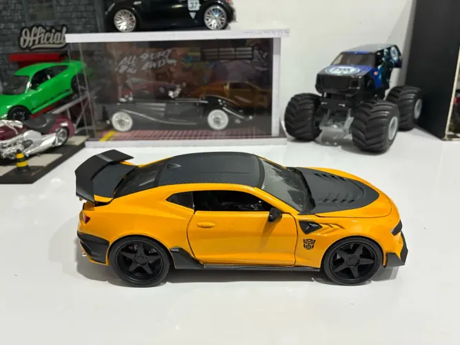 Miniatura chevy Camaro transforme