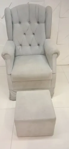 Poltrona com descanso / Poltrona para amamentação