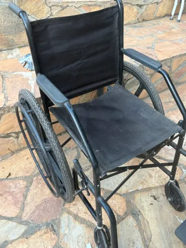 CADEIRA DE RODAS DOBRÁVEL 