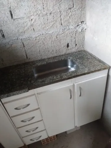 Pia de Cozinha em Granito + Gabinete em MDF