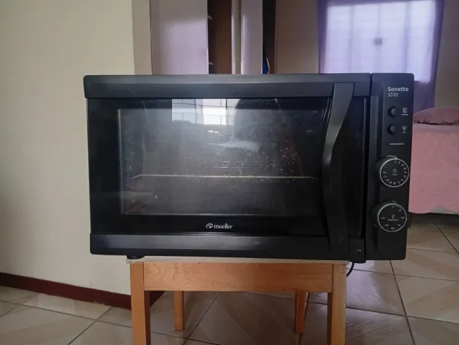 Forno elétrico 220 V venda ou troco por um microondas.