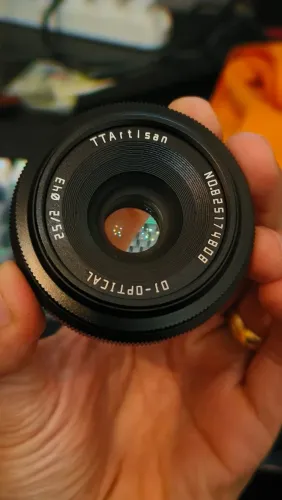 Lente TTARTISAN 25mm F2, Sony E