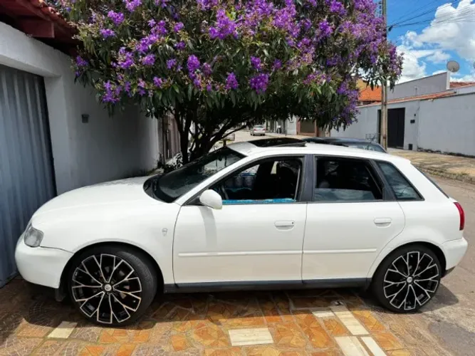 Audi A3 1.8 Turbo 5P Mec. 2000