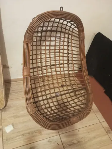 Vendo cadeira de balanço de teto de vime valor r$ 200 chama no whats *