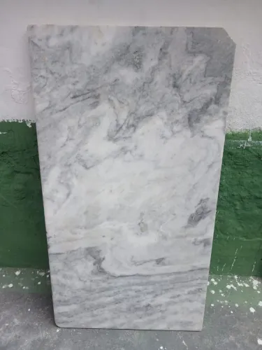 Pedra de granito tamanho 60 cm largura e 110 comprimento 