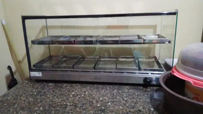 Vendo uma estufa grande duas portas com capacidade 12 bandejas motivo de saúde 350 ,00