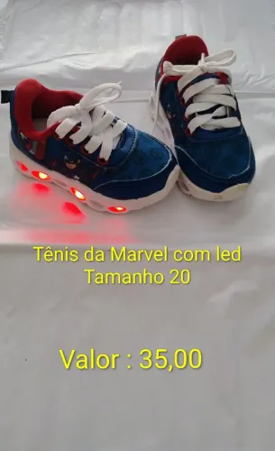 Tênis da Marvel com led