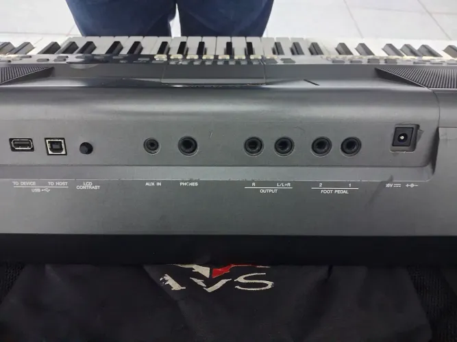 Vendo um teclado psrs 670 3.500