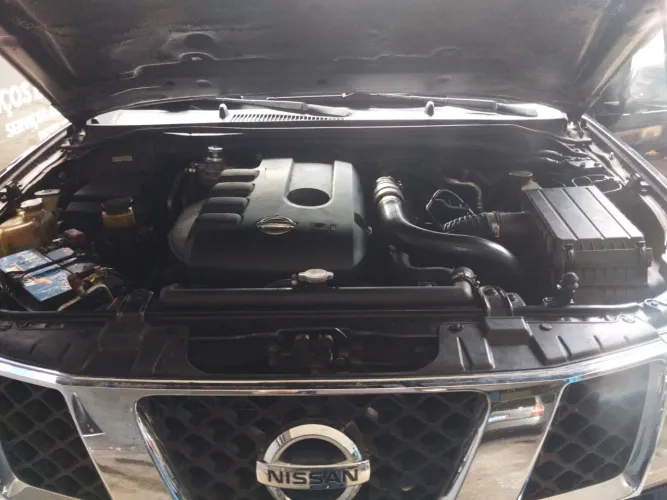 Nissan Frontier LE CD 4X4 2.5 TB Diesel Aut. 2010