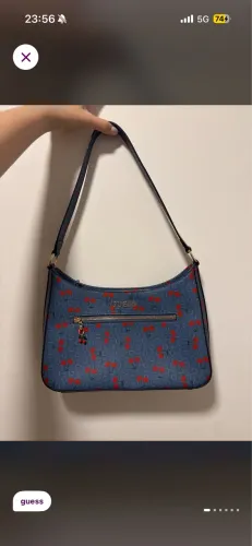 Bolsa de ombro Guess estampa cereja // ORIGINAL // Nova // Feminina e Delicada 
