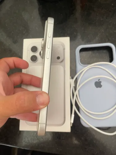 iPhone 17 pro Max silver