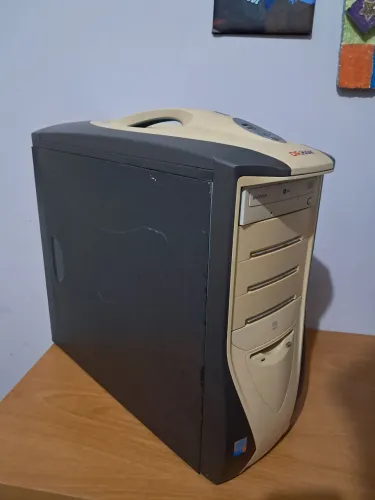 PC Retrô Pentium 4 | Windows XP | Colecionador/Nostalgia | R$ 160