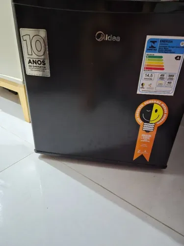 Frigobar Midea