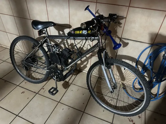 Bicicleta com motor 80cc
