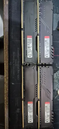 Memória Ddr4 kingston hyperx de16gb 2400 cada