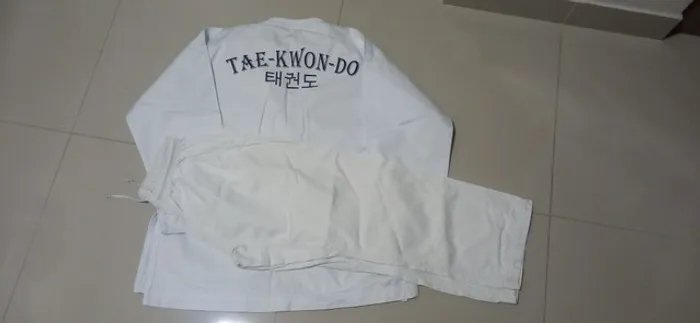 Vendo Dobok de Taekwondo novíssimo M