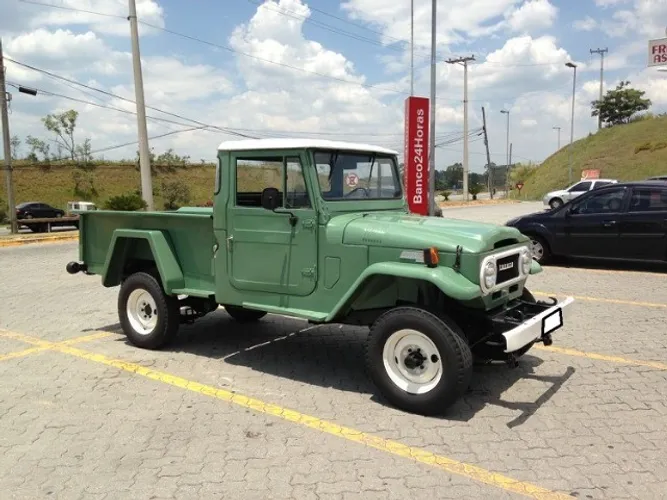 Caçamba + paralamas Stepside para Toyota Bandeirante 