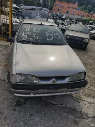 Renault 19 1.6  ano 1995 pra retirada motor cambio lataria peças em geral 