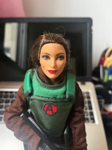 Boneca customizada gijane falcon