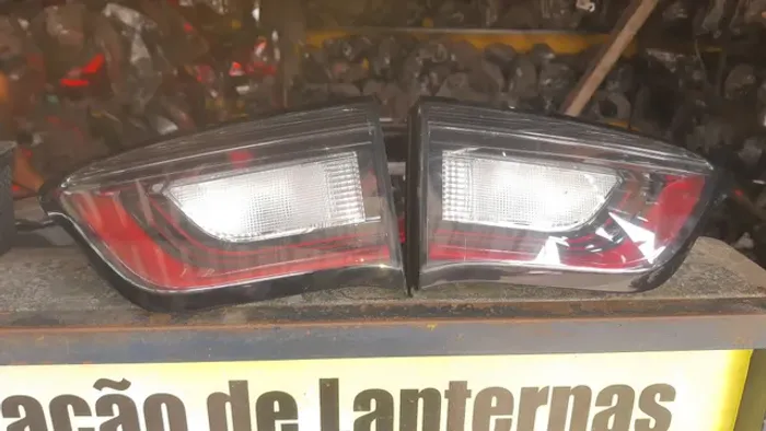 Lanterna da Mala do Jeep Compass