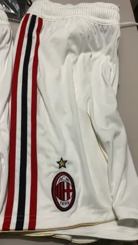 Shorts e meiões de futebol