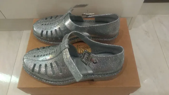 Sapato Melissa aranha 79 16 prata 34 sandália