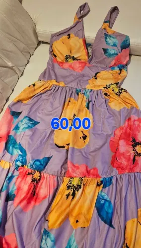Vestido estampado de festa