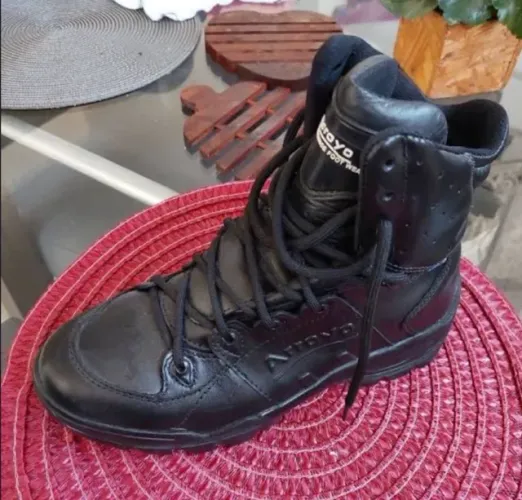 Bota cuturno arroyo