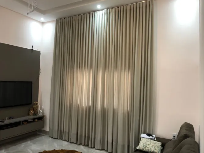 Cortina de linho bege - elegante e moderna para sua sala!