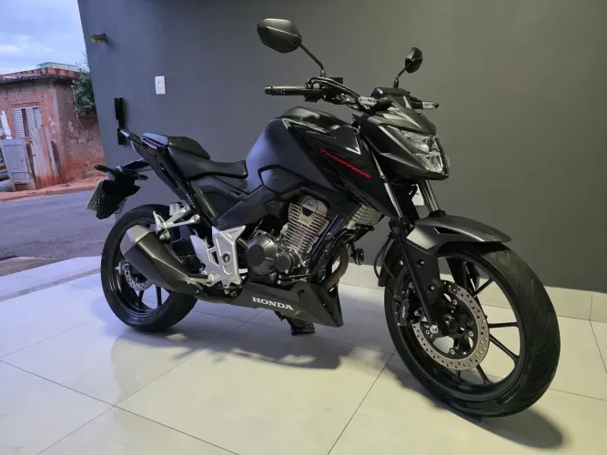 CB300 TWISTER PRETO FOSCO