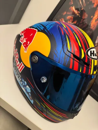 Capacete HJC Red Bull