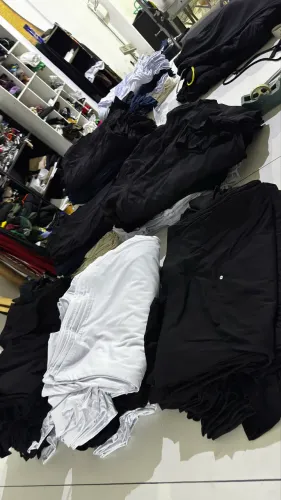 Camiseta Algodão Premium. Padrão HERING.