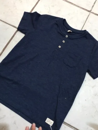 Camiseta azul marinho masculina