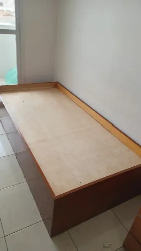 Cama turca de solteiro ( madeira mogno)