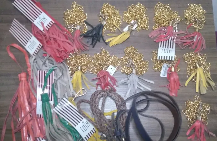 Cintos e adereços femininos