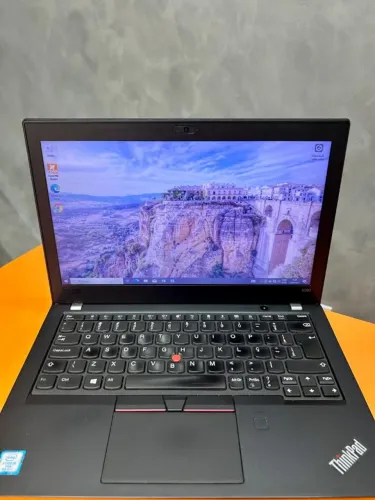 Notebook Lenovo ThinkPad X280 i5 8º VPRO - 8GB RAM / SSD NVME 256GB