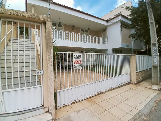 Prédio comercial em Tirol