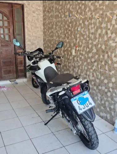 Vendo XRE 300 ou troco em carro do meu interesse 