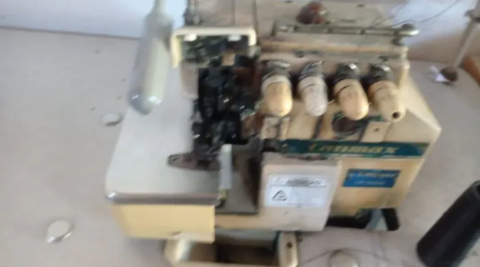Venda de máquina de costura 